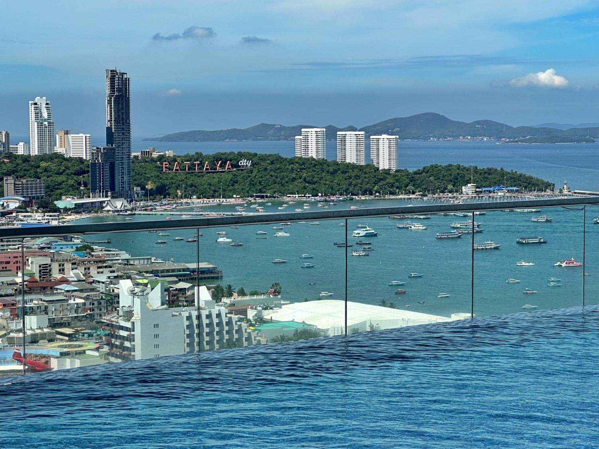 The Base Central Pattaya By Wwc Buitenkant foto